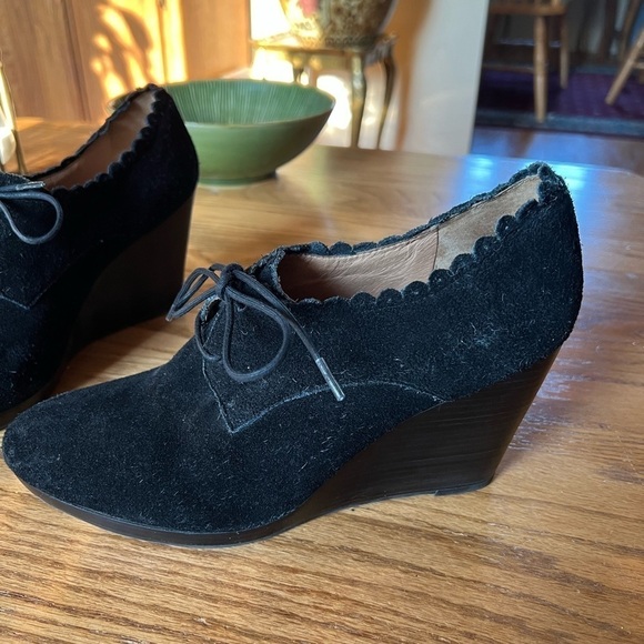 Jack Rogers Olivia Suede Scalloped Wedge Booties 11 - Picture 3 of 10